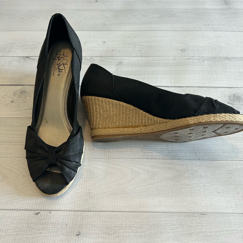 Women’s Lifestride Black Bow Rhonda Wedges Sandals Size 9.5